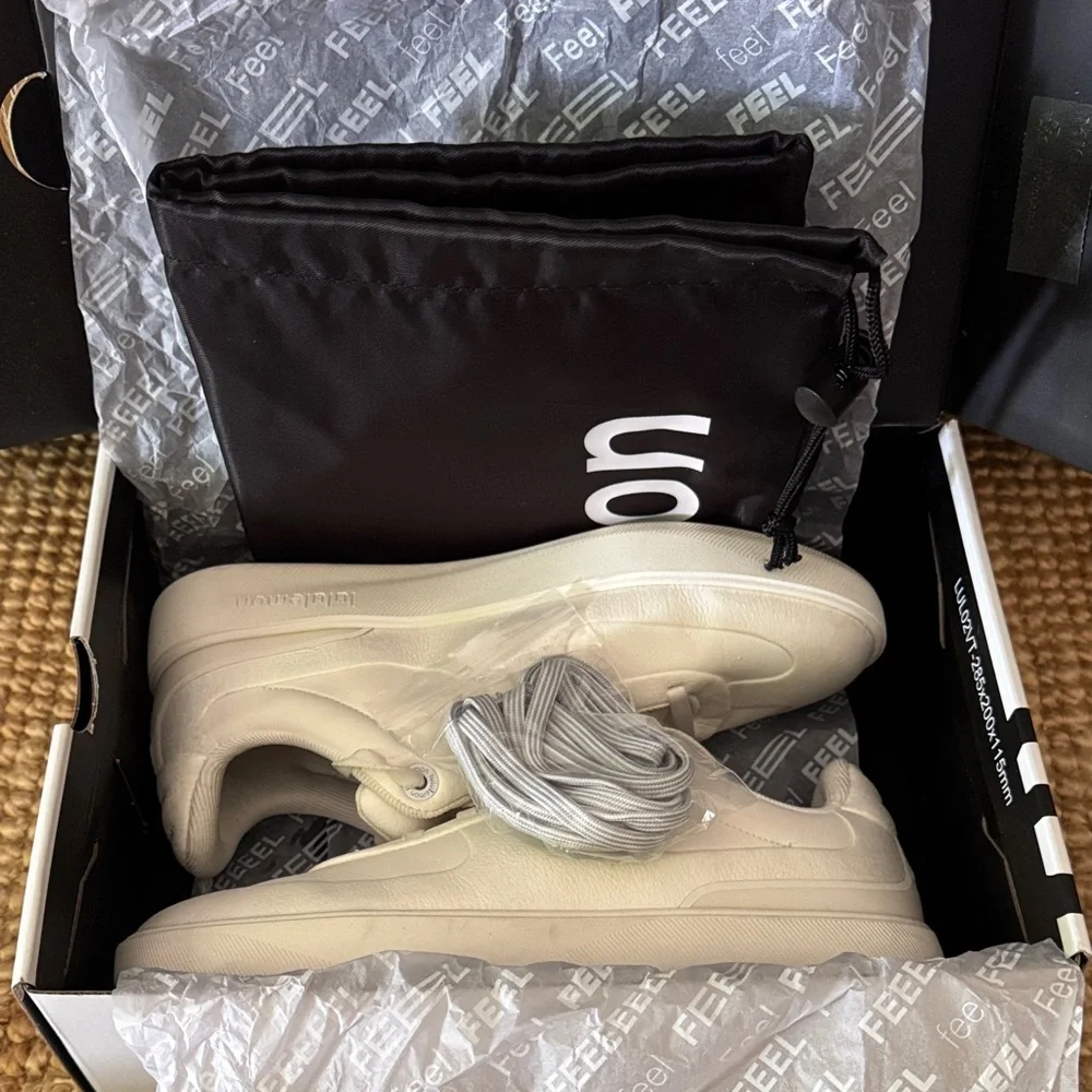 lululemon athletica Women’s White Cityverse Sneaker US 8 EUC - Picture 9 of 9